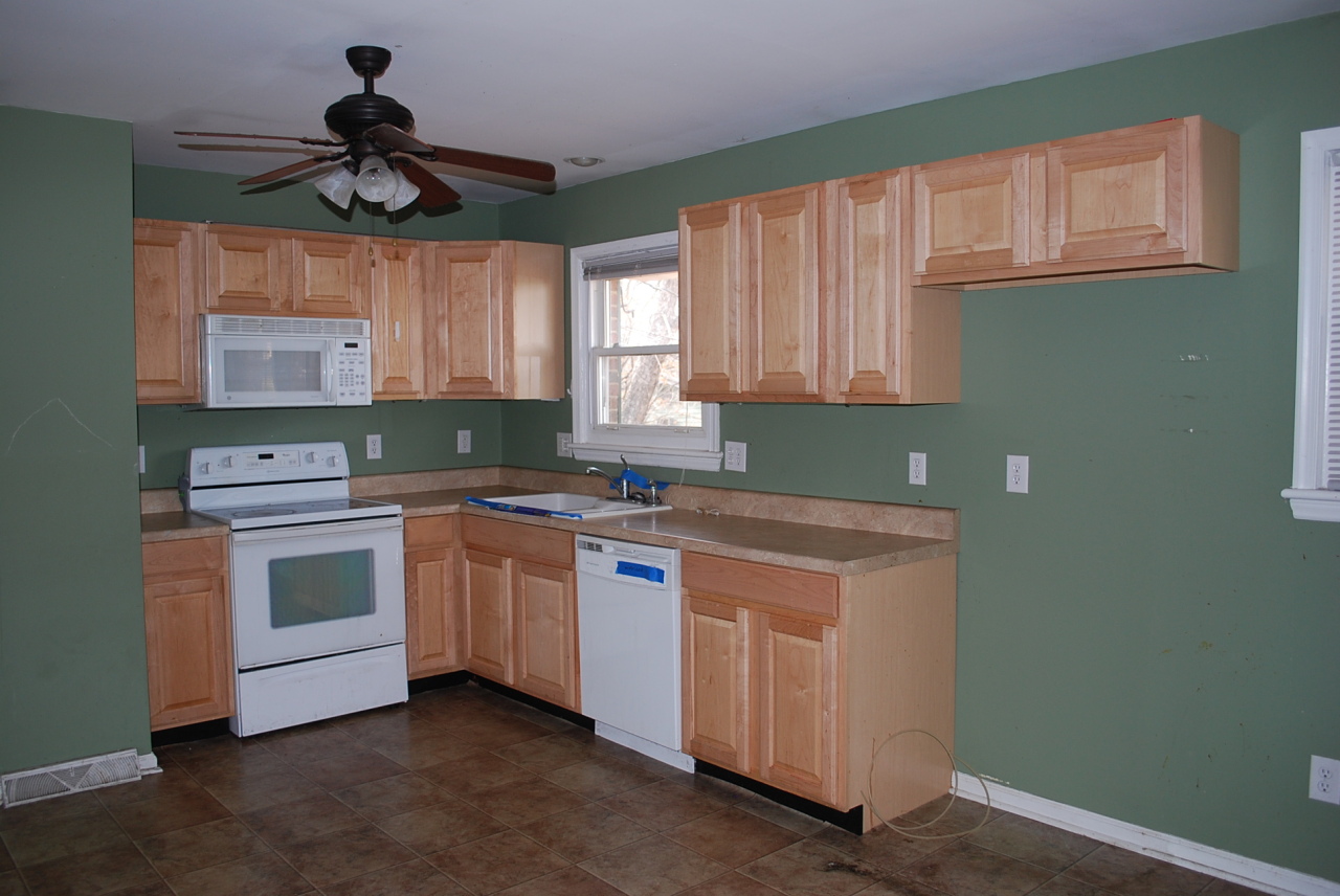 5321 Palm Valley Road Roanoke, VA 24019 - Photo 4 of 43 Kitchen