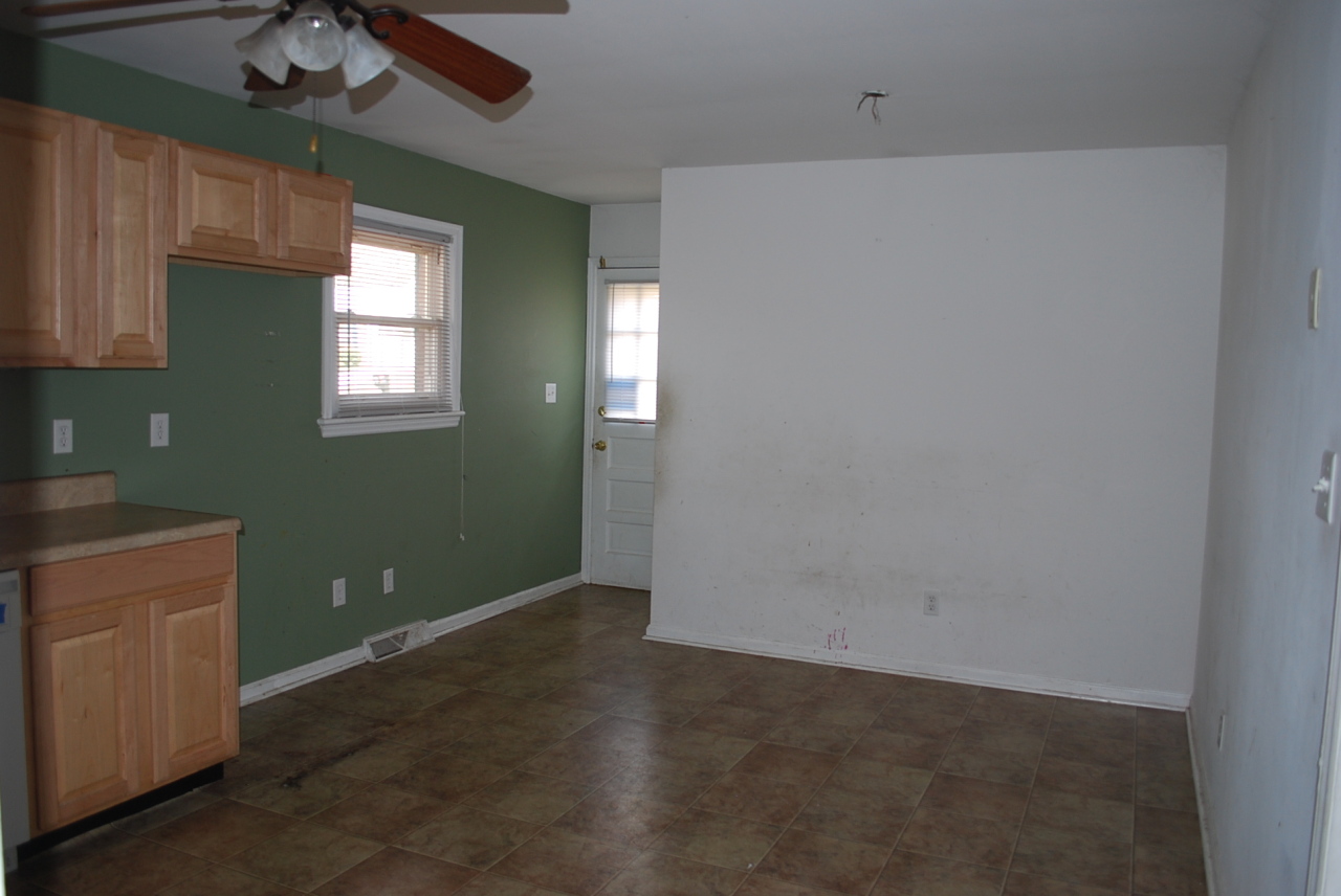 5321 Palm Valley Road Roanoke, VA 24019 - Photo 5 of 43 Kitchen - Dining Area