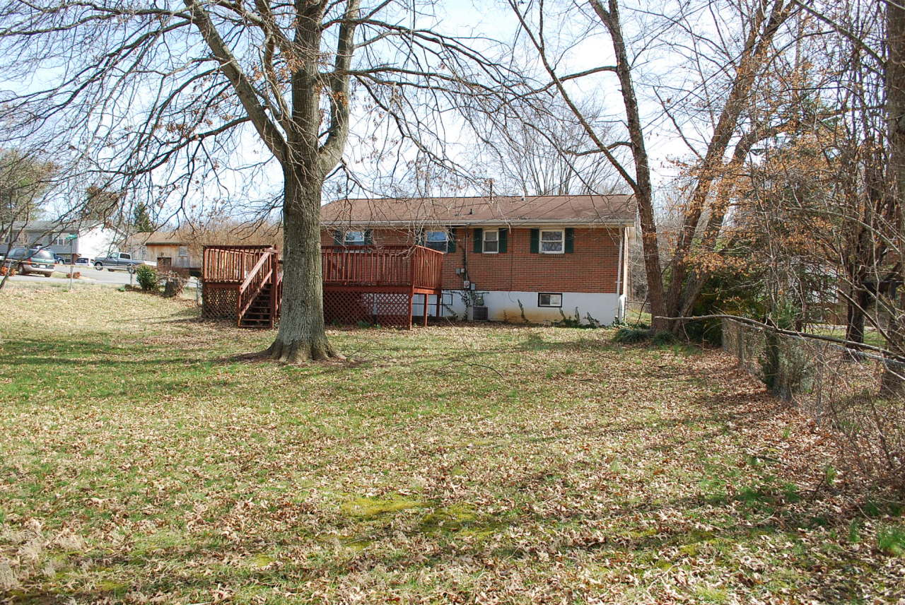 5321 Palm Valley Road Roanoke, VA 24019 - Photo 42 of 43 Backyard