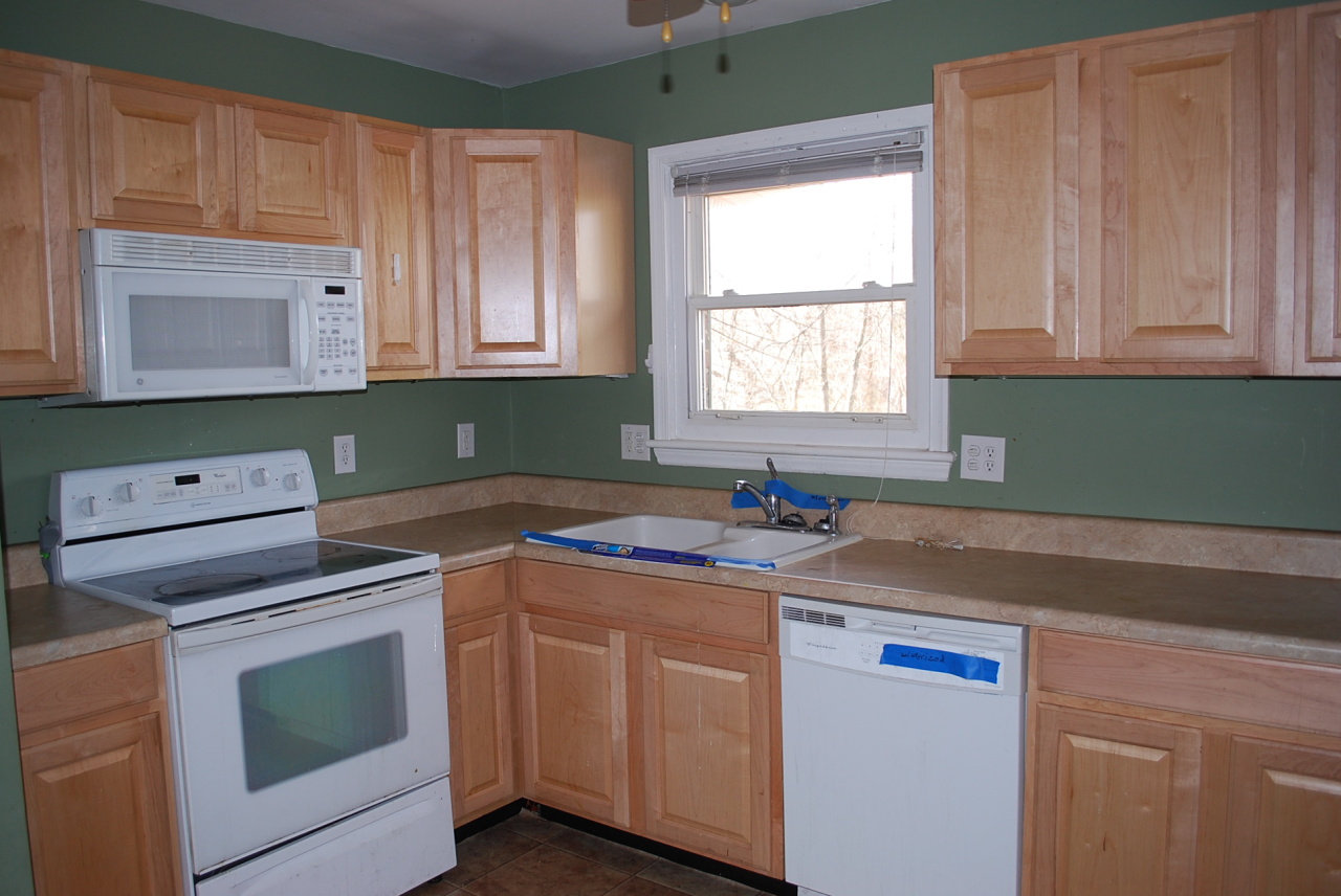 5321 Palm Valley Road Roanoke, VA 24019 - Photo 7 of 43 Kitchen