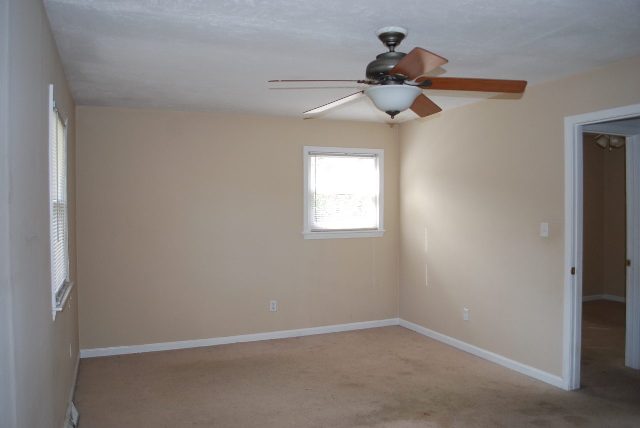 5321 Palm Valley Road Roanoke, VA 24019 - Photo 9 of 43 Bedroom 1