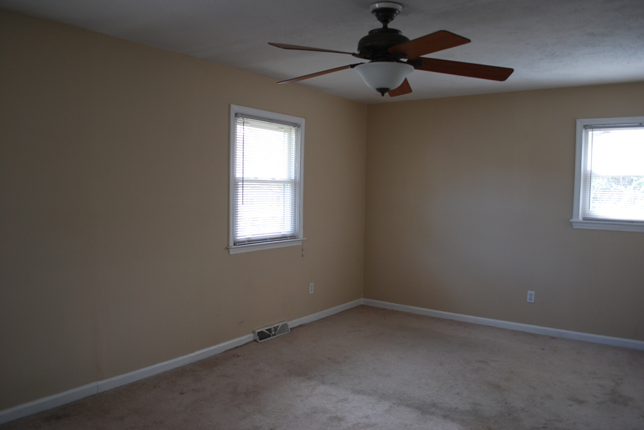 5321 Palm Valley Road Roanoke, VA 24019 - Photo 10 of 43 Bedroom 1