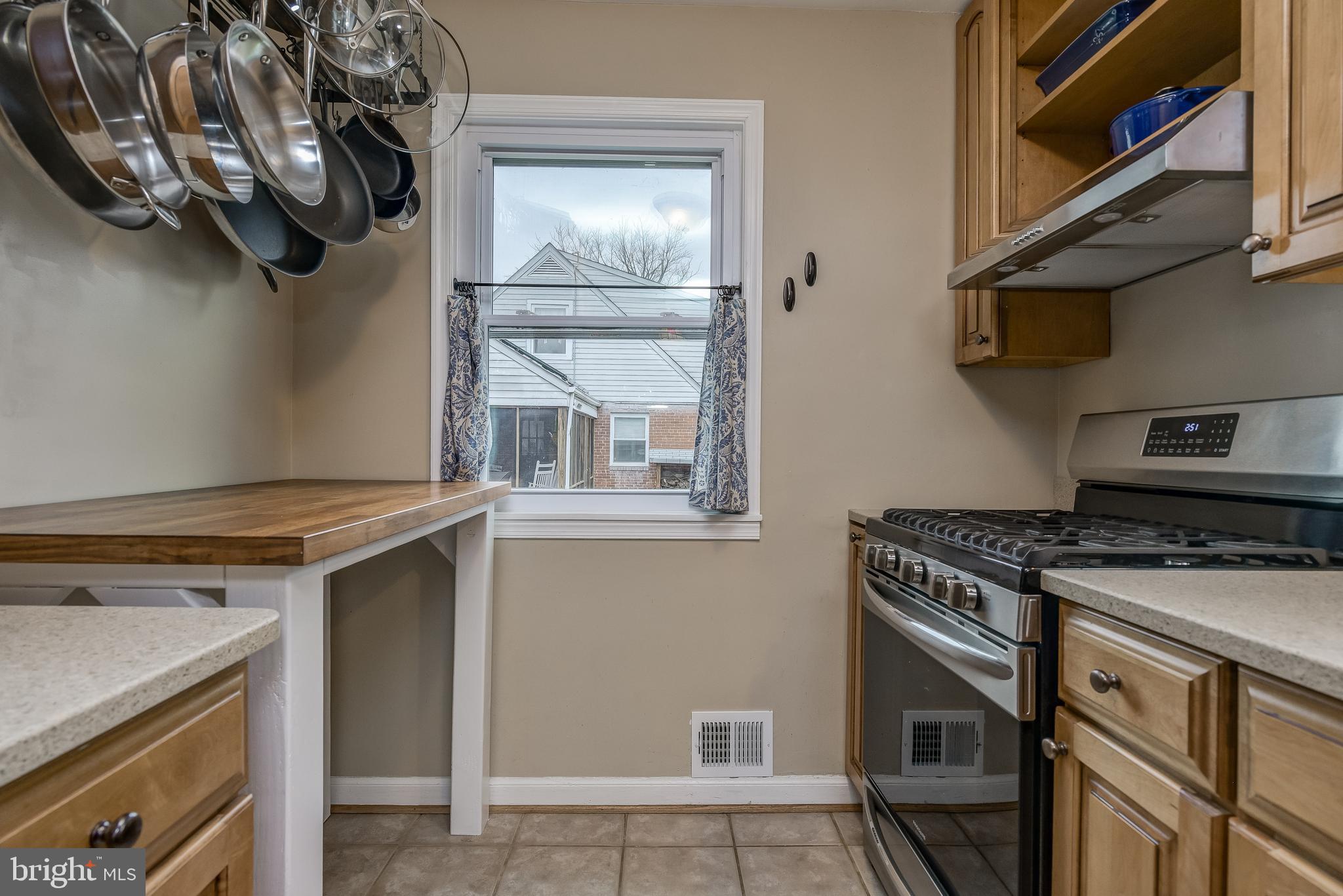 10007 Greeley Avenue Silver Spring, MD 20902 - Photo 11 of 61 Gallery Image 11