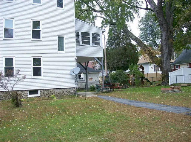 $1,800 | 17 Abington Street, Unit 2, Worcester, MA 01603