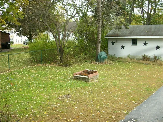 $1,800 | 17 Abington Street, Unit 2, Worcester, MA 01603