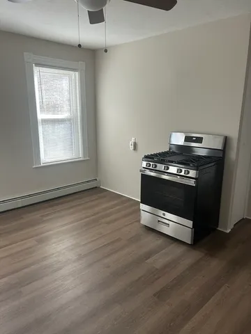 $1,800 | 17 Abington Street, Unit 2, Worcester, MA 01603