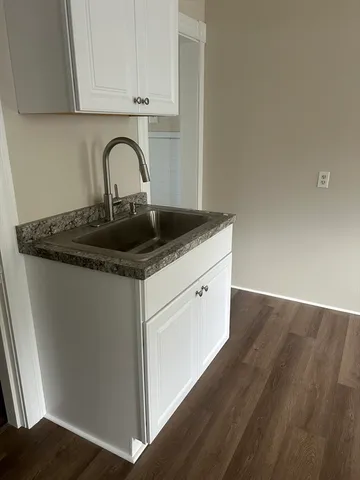 $1,800 | 17 Abington Street, Unit 2, Worcester, MA 01603