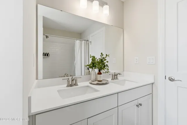 $899,900 | 4052 Heron Drive, Farmingdale, NJ 07727