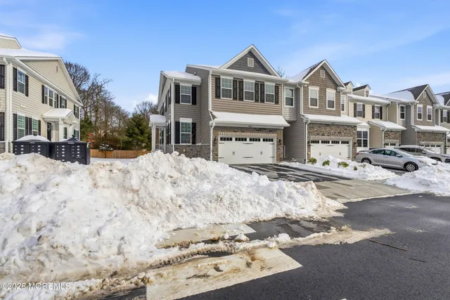 $899,900 | 4052 Heron Drive, Farmingdale, NJ 07727