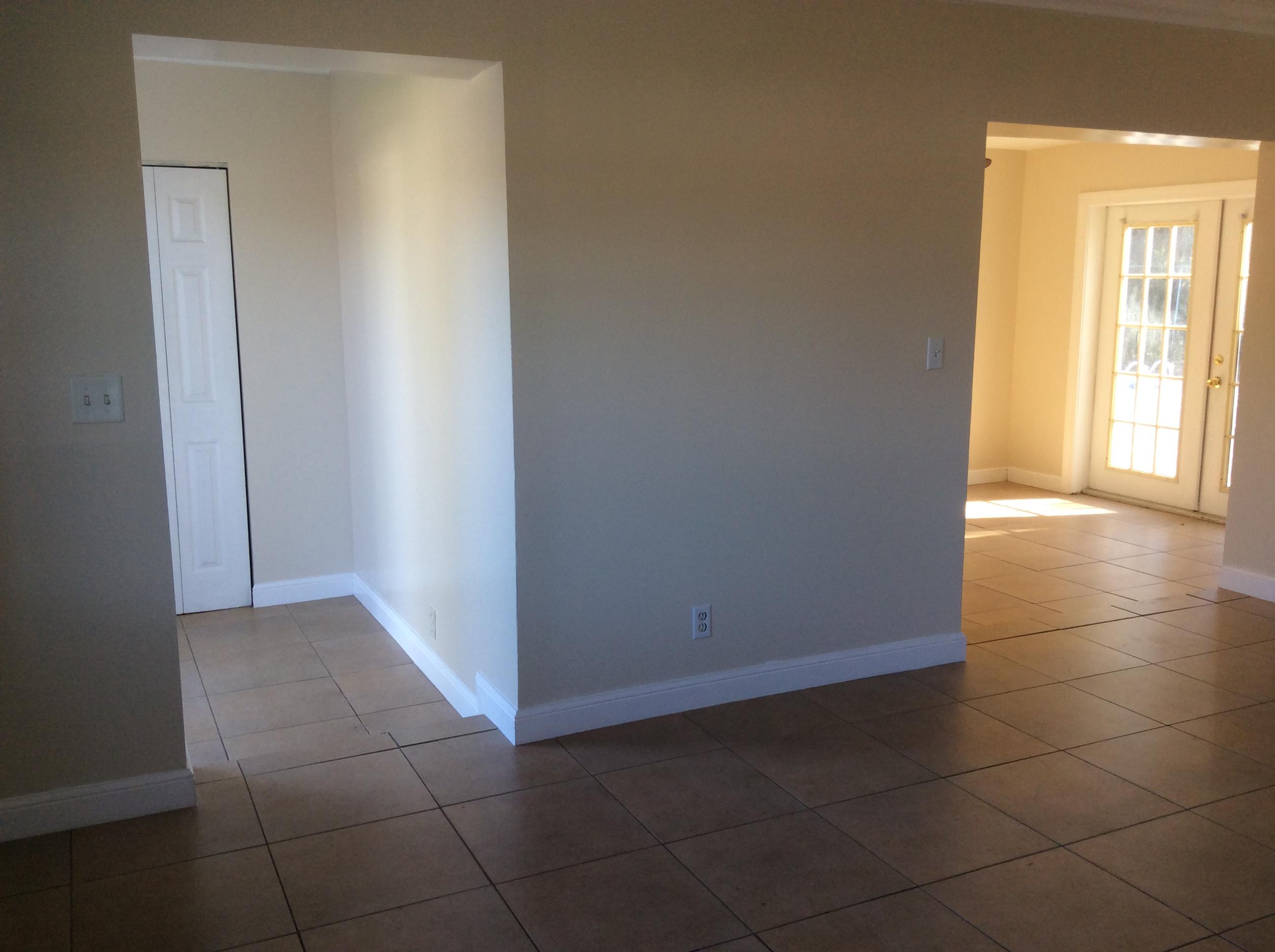 1140 Cheryl Road Haverhill, FL 33417 - Photo 3 of 19 IMG_1230