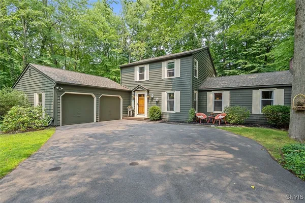 $425,000 | 8701 Welwyn Lane, Lysander, NY 13027