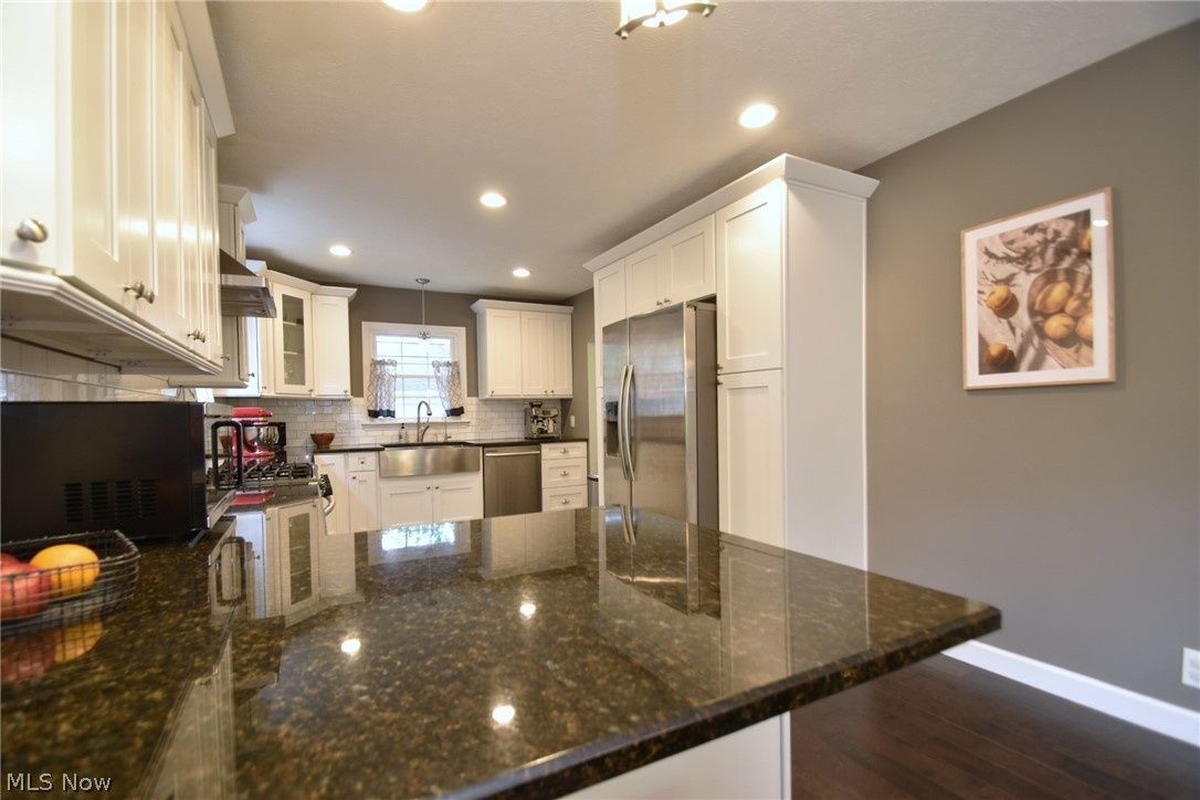 3286 Aberdeen Road Cleveland, OH 44120 - Photo 15 of 35