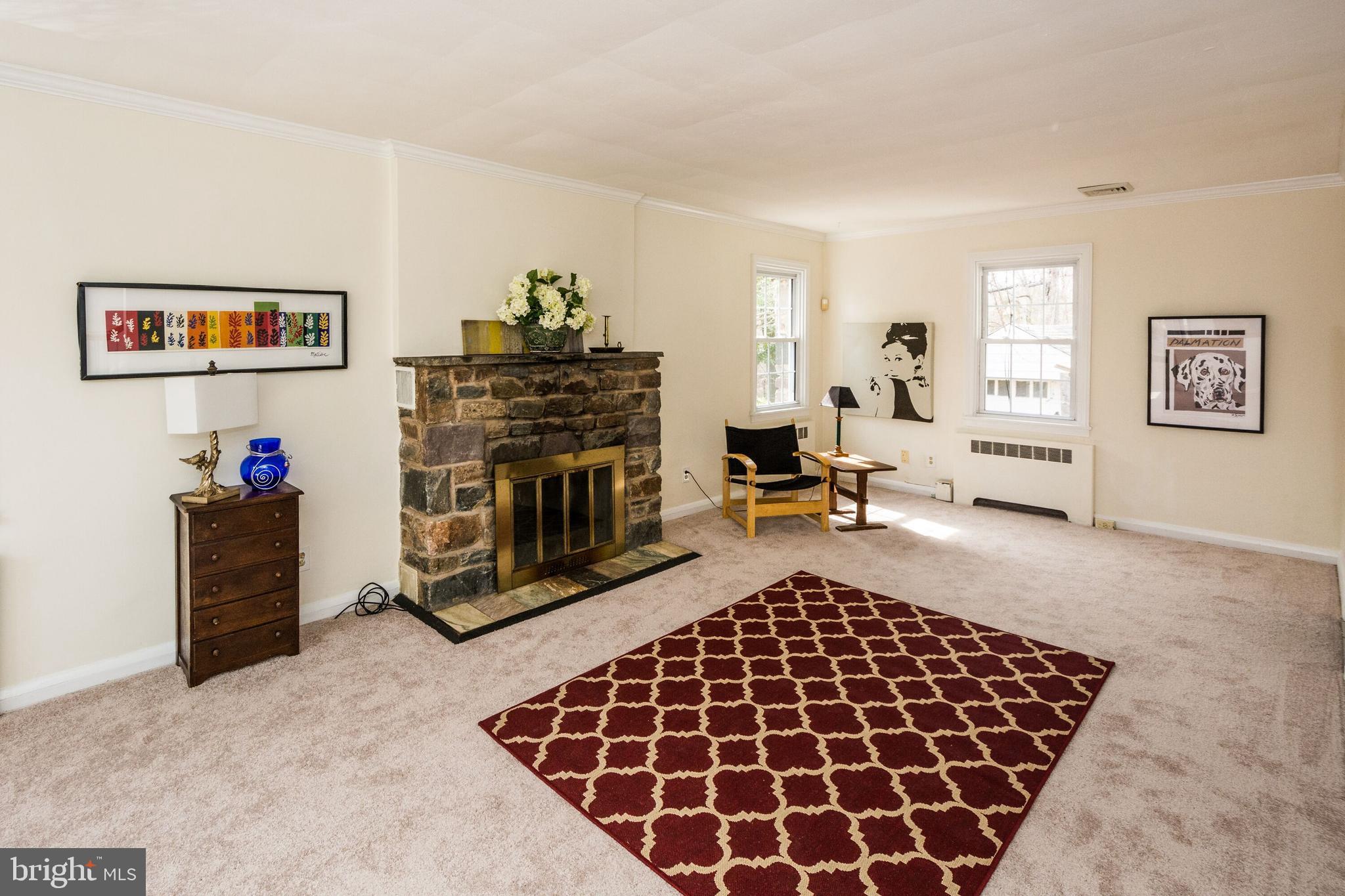 736 Warwick Road Baltimore, MD 21229 - Photo 4 of 54 New carpeting over hardwood 2020