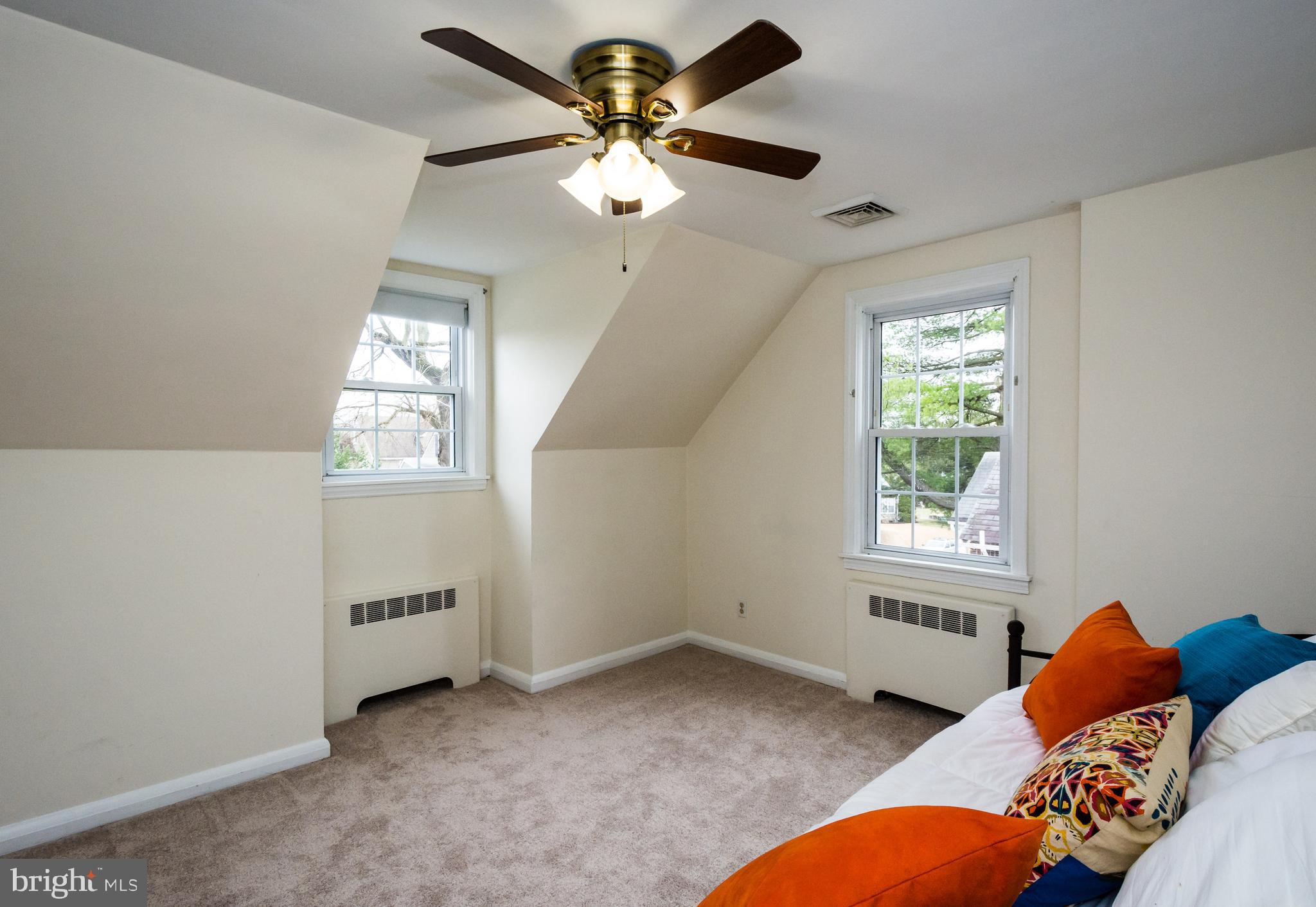 736 Warwick Road Baltimore, MD 21229 - Photo 36 of 54 3rd bdrm with new carpet *fan *light kit