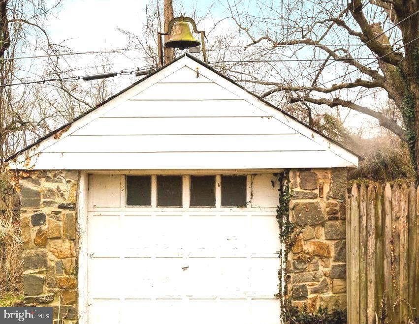 736 Warwick Road Baltimore, MD 21229 - Photo 53 of 54 Single car garage w/electric& schoolbell