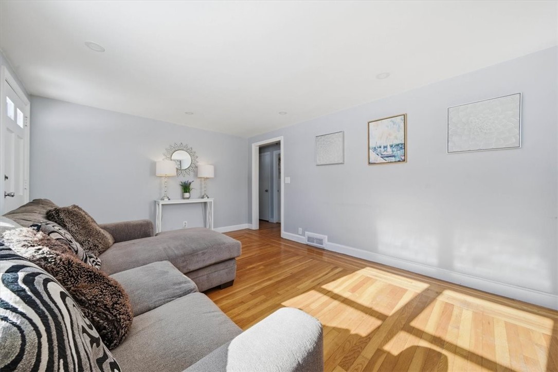 11 Midway Drive Warwick, RI 02886 - Photo 15 of 28