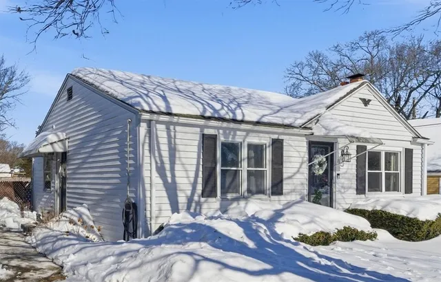 $379,900 | 11 Midway Drive, Warwick, RI 02886