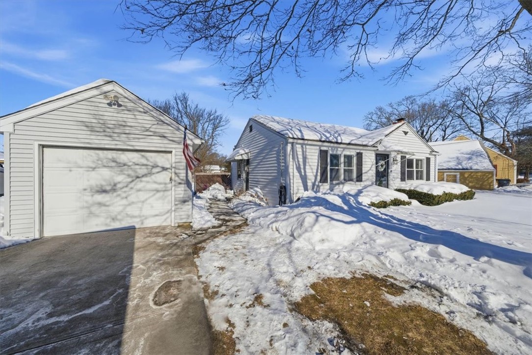 11 Midway Drive Warwick, RI 02886 - Photo 4 of 28