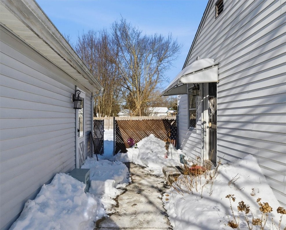 11 Midway Drive Warwick, RI 02886 - Photo 6 of 28