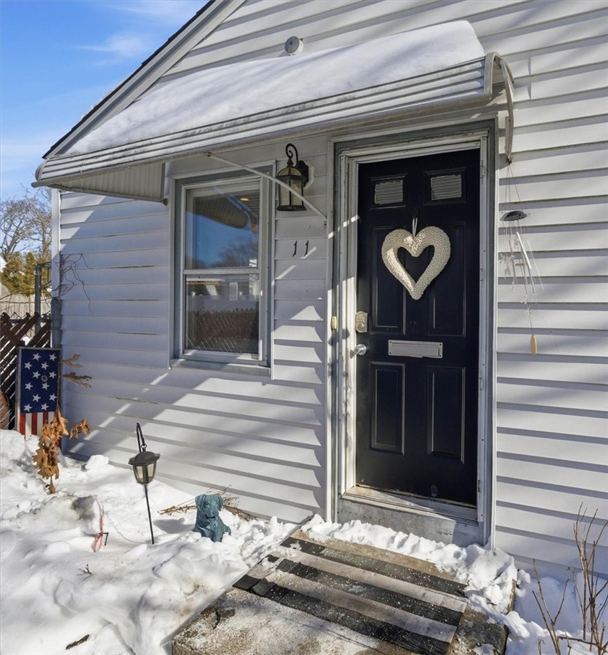 11 Midway Drive Warwick, RI 02886 - Photo 8 of 28