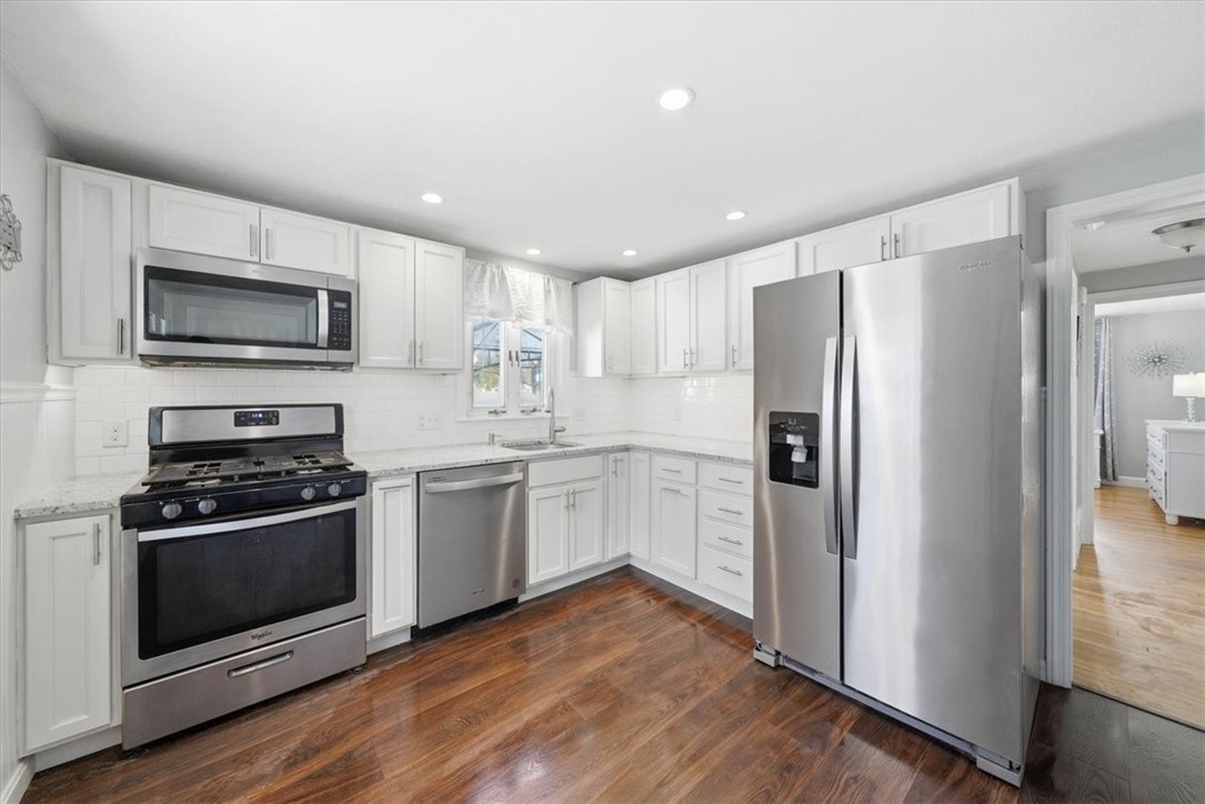 11 Midway Drive Warwick, RI 02886 - Photo 9 of 28