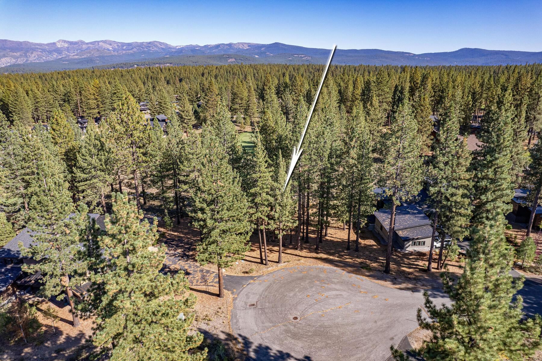 11133 Meek Court Truckee, CA 96161 - Photo 15 of 28 a view of a city with mountains in the background