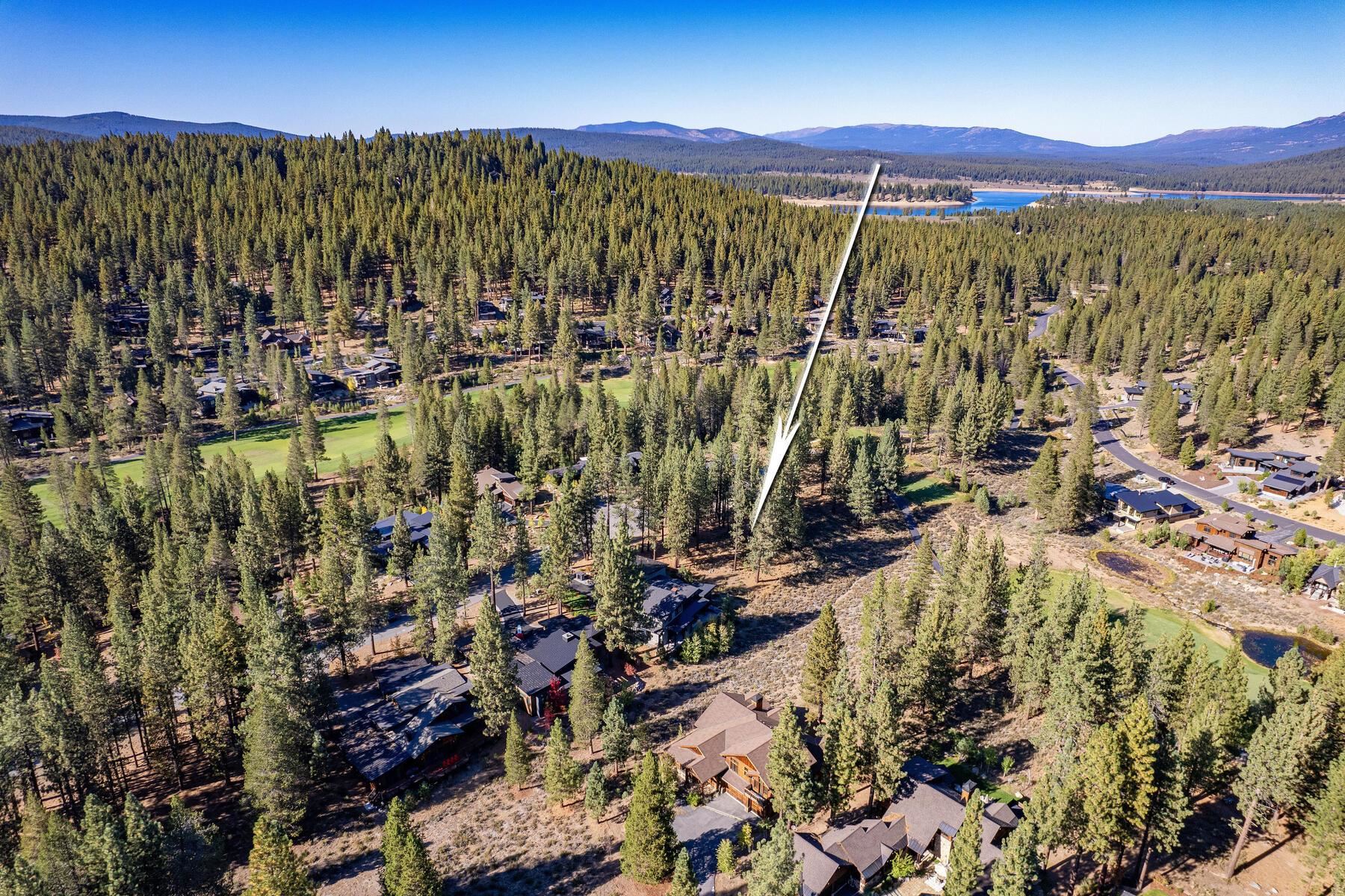 11133 Meek Court Truckee, CA 96161 - Photo 17 of 28 a view of a city with mountains in the background