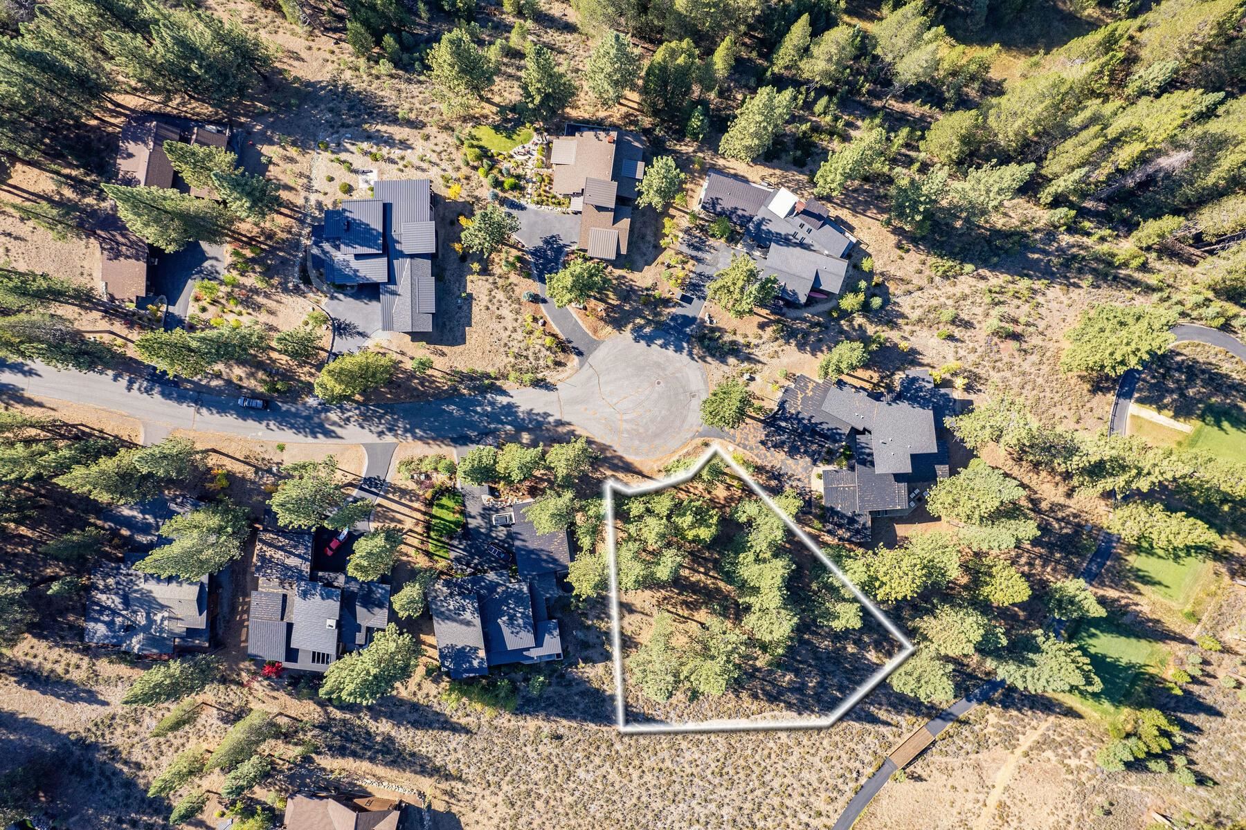 11133 Meek Court Truckee, CA 96161 - Photo 24 of 28 a city view