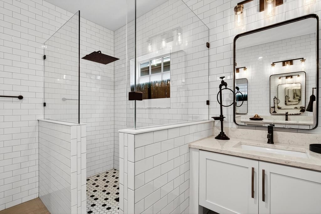 123 South 3rd Street Fernandina Beach, FL 32034 - Photo 30 of 61 Wrap around floor to ceiling tile