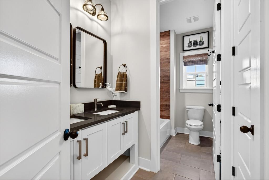 123 South 3rd Street Fernandina Beach, FL 32034 - Photo 35 of 61 Private guest bathroom