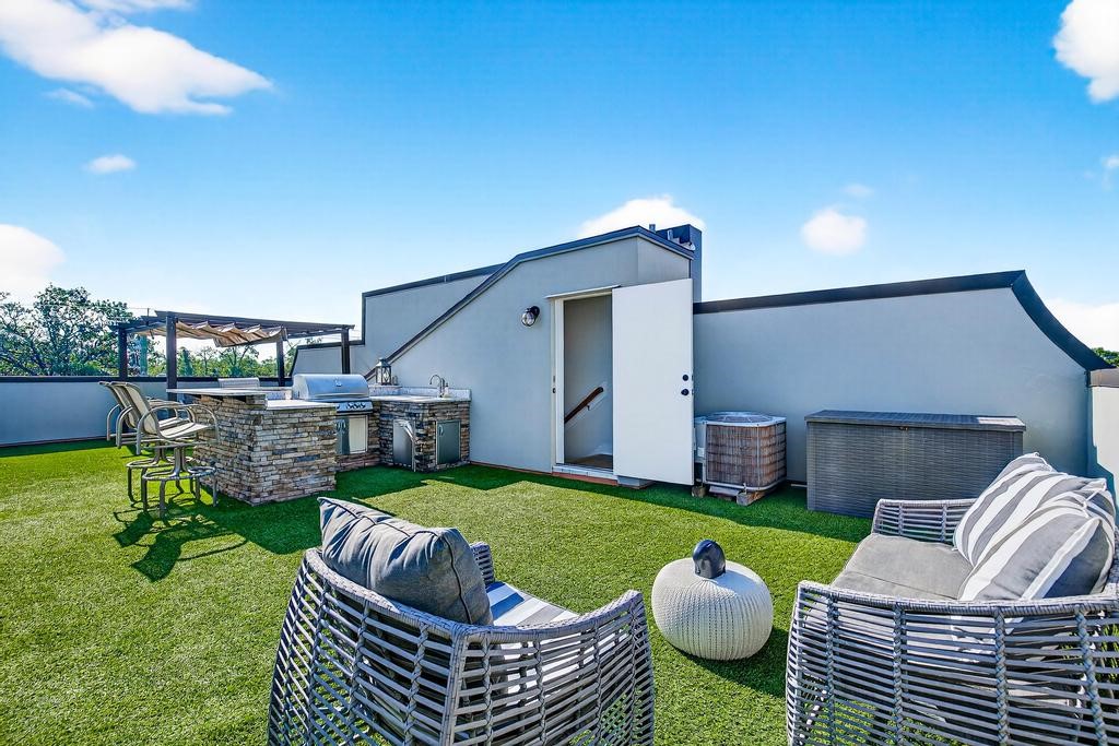 123 South 3rd Street Fernandina Beach, FL 32034 - Photo 44 of 61 Plenty of room for large gatherings