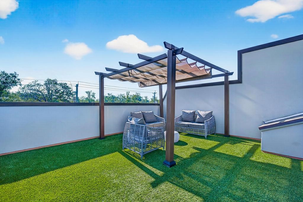 123 South 3rd Street Fernandina Beach, FL 32034 - Photo 46 of 61 Premium artificial turf