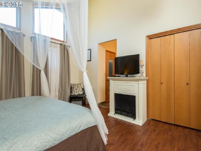 430 Lawton Road Oregon City, OR 97045 - Photo 9 of 16 Gallery Image 9