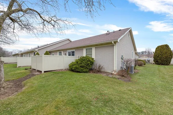 $225,000 | 1408-2 Kentfield Way, Goshen, IN 46526