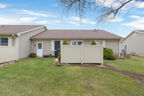 $225,000 | 1408-2 Kentfield Way, Goshen, IN 46526