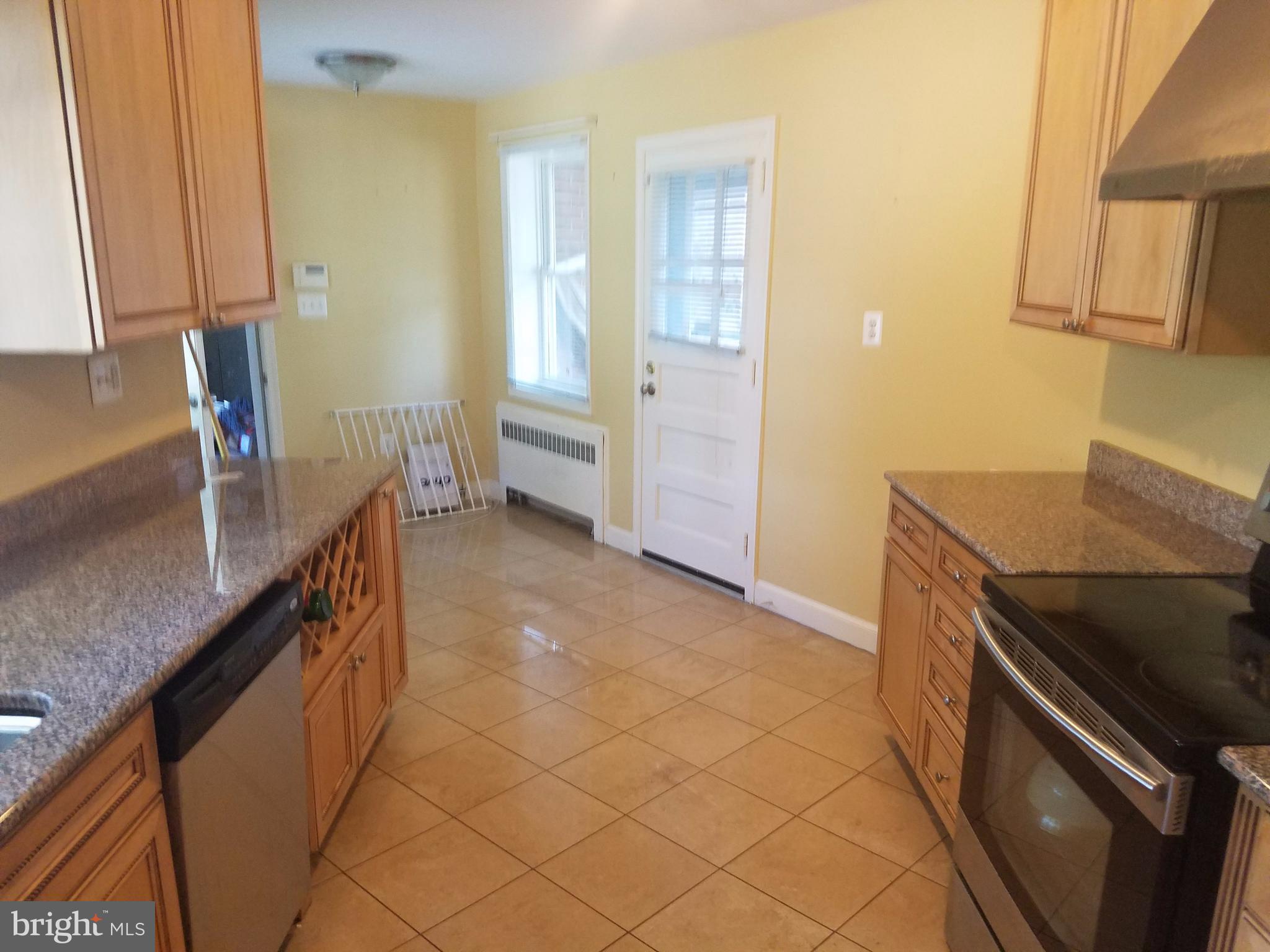 11290 South Glen Road Potomac, MD 20854 - Photo 11 of 25 Kitchen