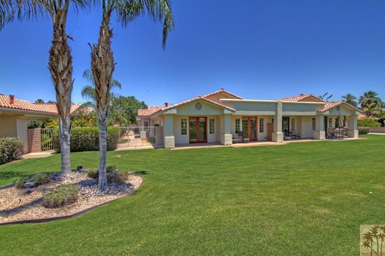 79175 Bermuda Dunes Drive Bermuda Dunes, CA 92203 - Photo 19 of 21 a front view of a house with a garden