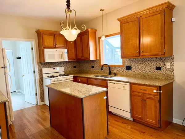 $445,000 | 1715 Brighton Lane, Plainfield, IL 60586