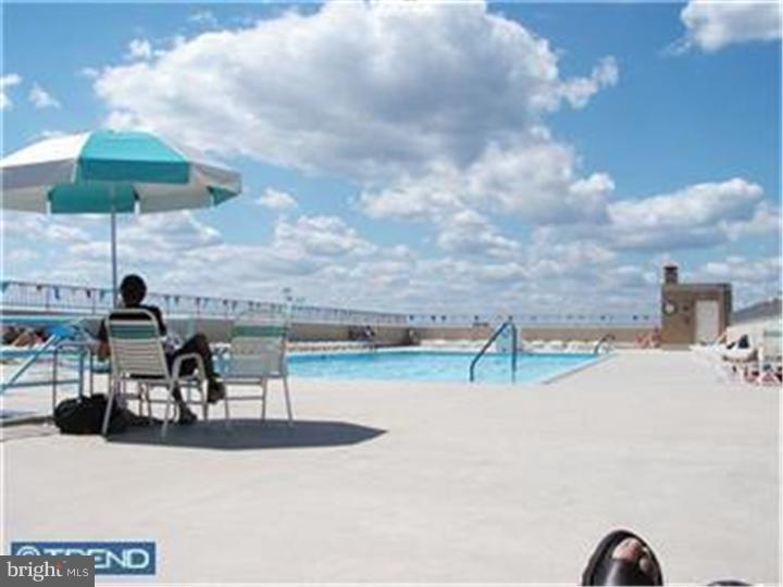 1919 Chestnut Street, Unit 1011 Philadelphia, PA 19103 - Photo 3 of 5