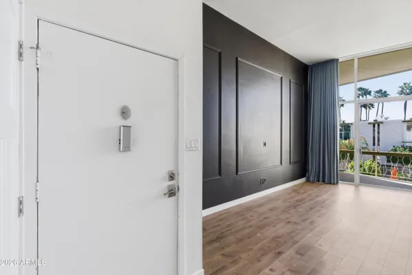 $465,000 | 334 West Medlock Drive, Unit C201, Phoenix, AZ 85013