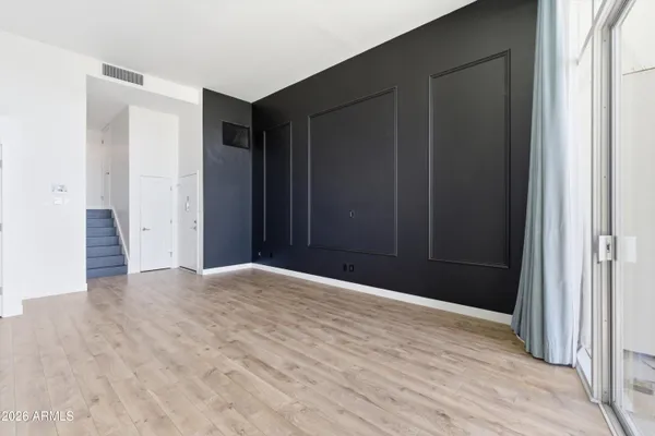 $465,000 | 334 West Medlock Drive, Unit C201, Phoenix, AZ 85013