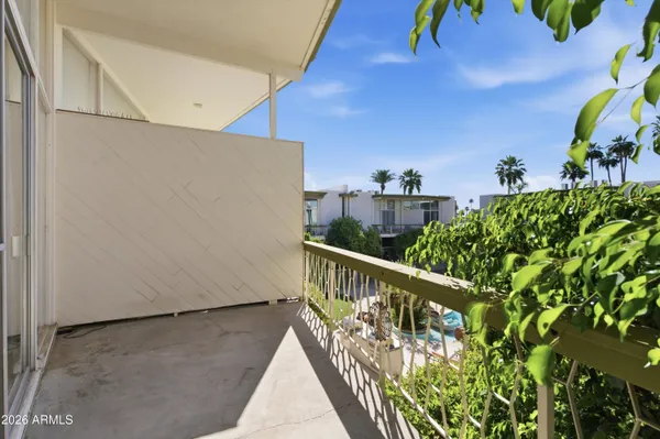 $465,000 | 334 West Medlock Drive, Unit C201, Phoenix, AZ 85013