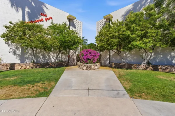 $465,000 | 334 West Medlock Drive, Unit C201, Phoenix, AZ 85013