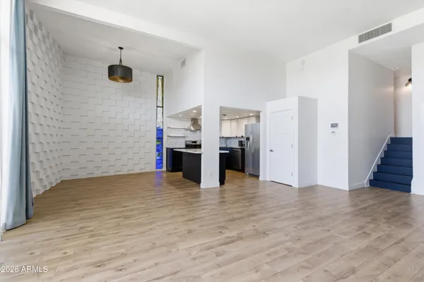 $465,000 | 334 West Medlock Drive, Unit C201, Phoenix, AZ 85013