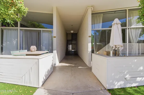 $465,000 | 334 West Medlock Drive, Unit C201, Phoenix, AZ 85013