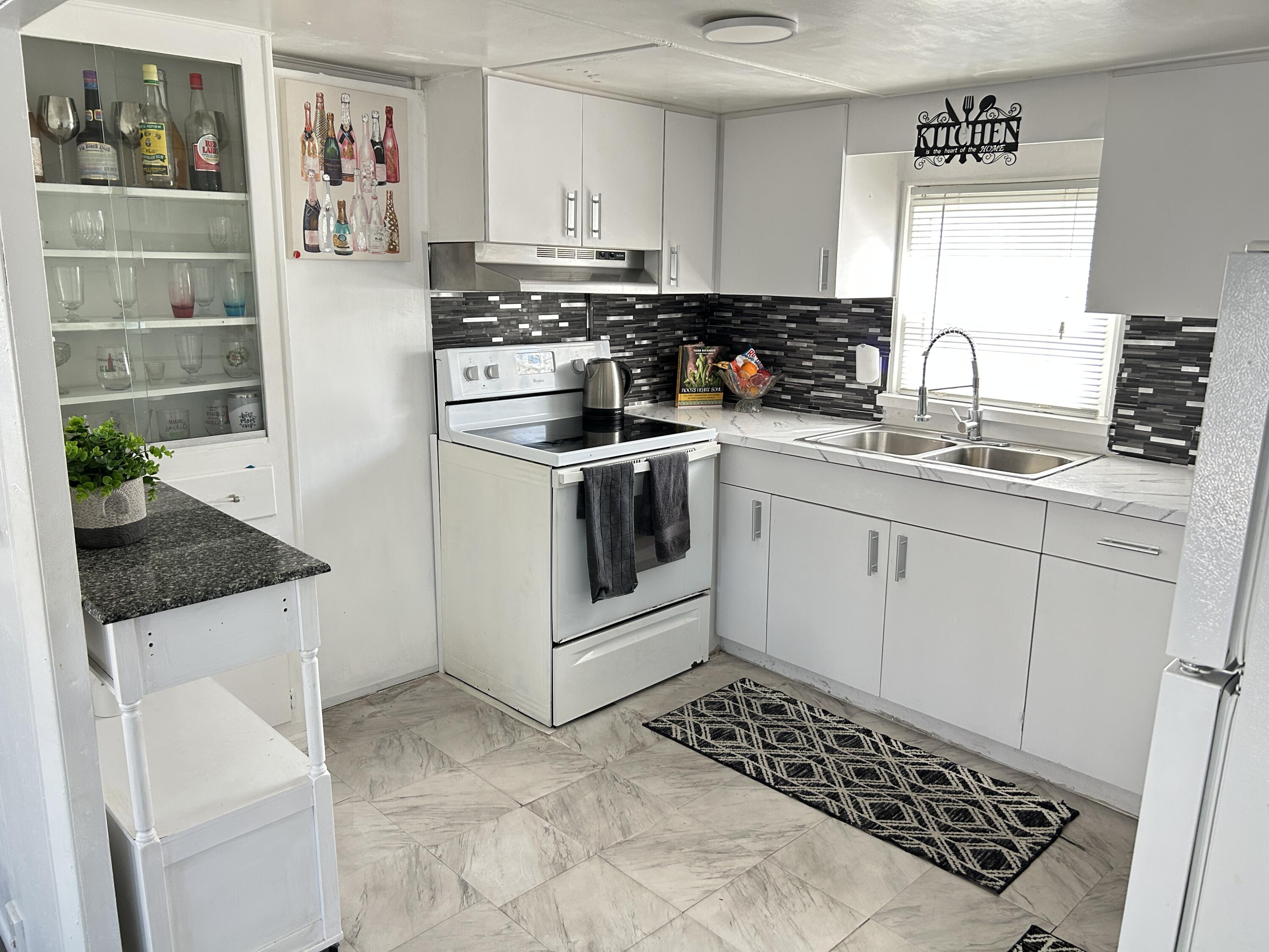 1325 South 33rd Road Hollywood, FL 33021 - Photo 13 of 27 IMG_2612