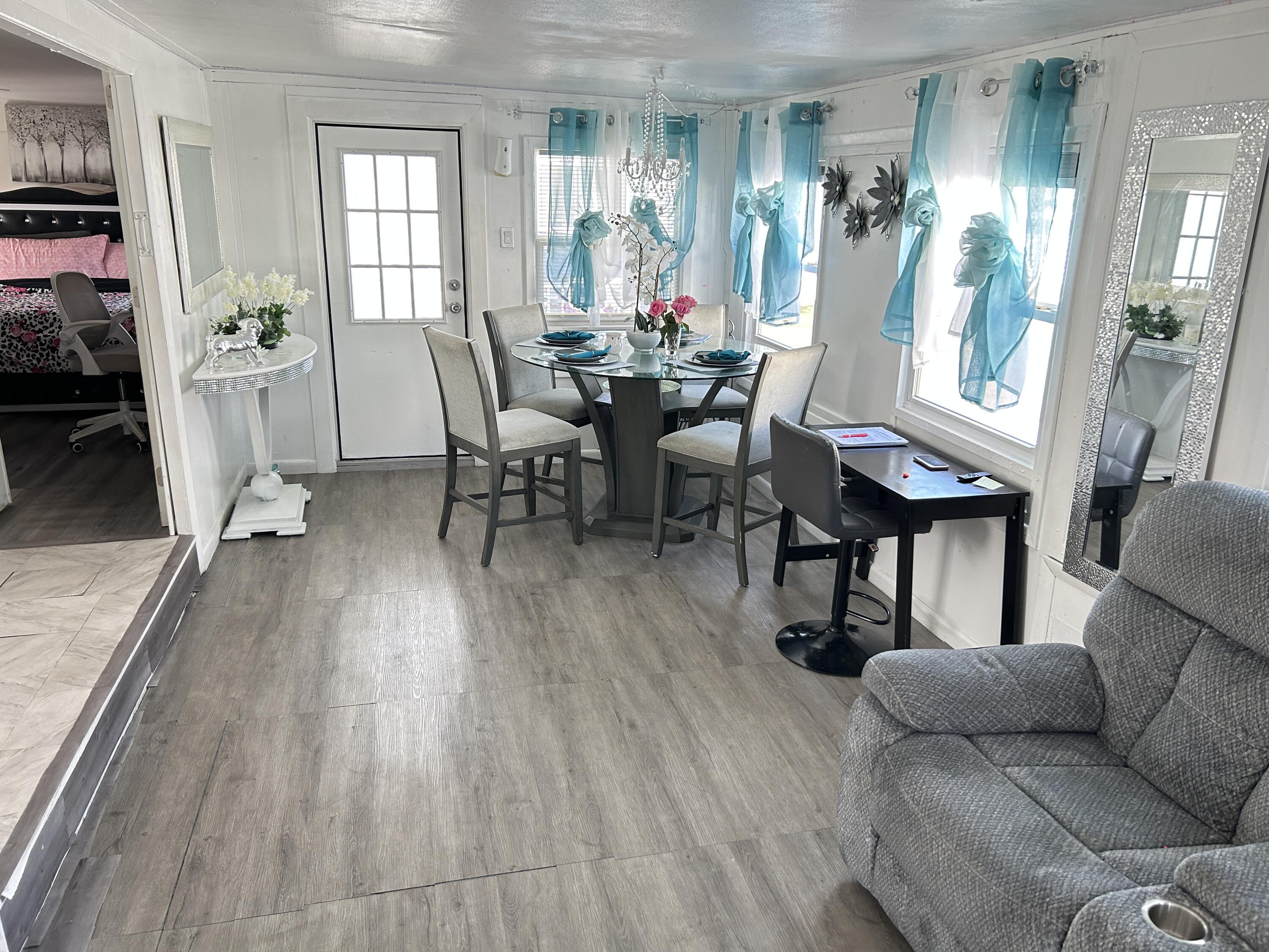 1325 South 33rd Road Hollywood, FL 33021 - Photo 4 of 27 IMG_2610