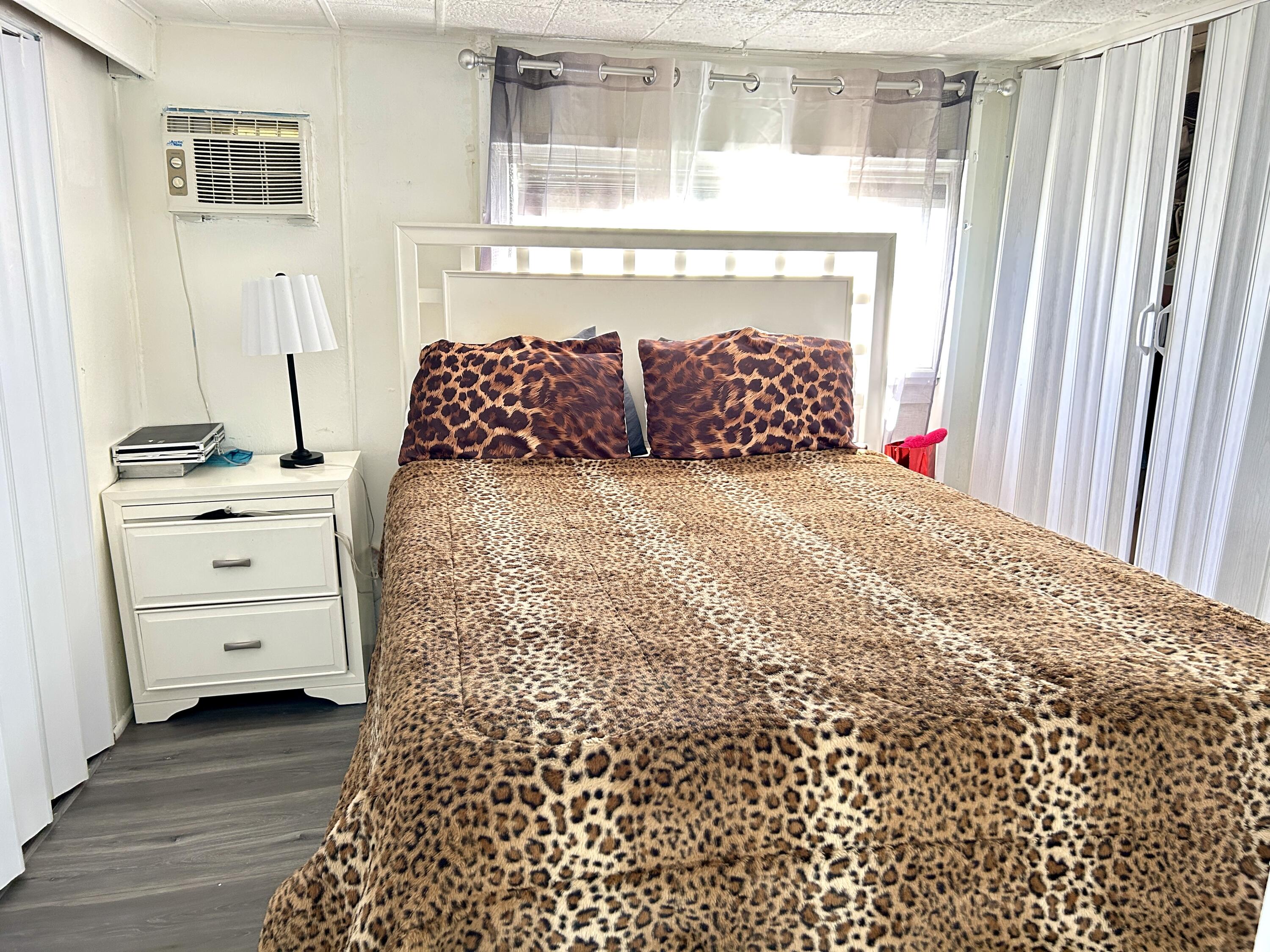 1325 South 33rd Road Hollywood, FL 33021 - Photo 6 of 27 IMG_2604