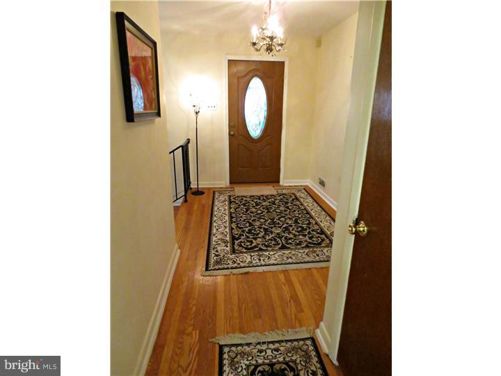 1263 Fleetwood Road Rydal, PA 19046 - Photo 6 of 24 Foyer