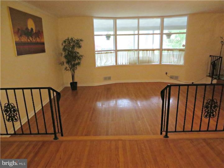 1263 Fleetwood Road Rydal, PA 19046 - Photo 9 of 24 Living Room